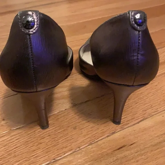 MICHAEL Michael Kors Kitten Heels - Picture 2 of 5
